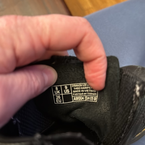 Dr. Martens black leather unisex boots size 9 - Picture 6 of 6